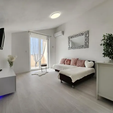 Apartment Nicolas Pula Exterior photo